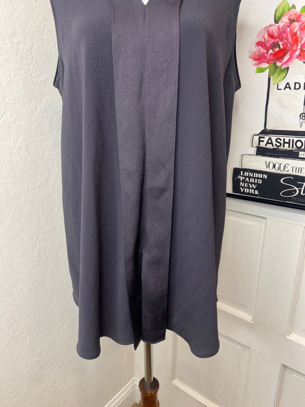 MM Lafleur Slate Gray Front Slit Tank Size L - Picture 5 of 13